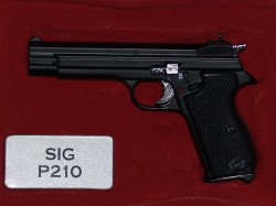 RÉPLICA DE LA PISTOLA SIG P210